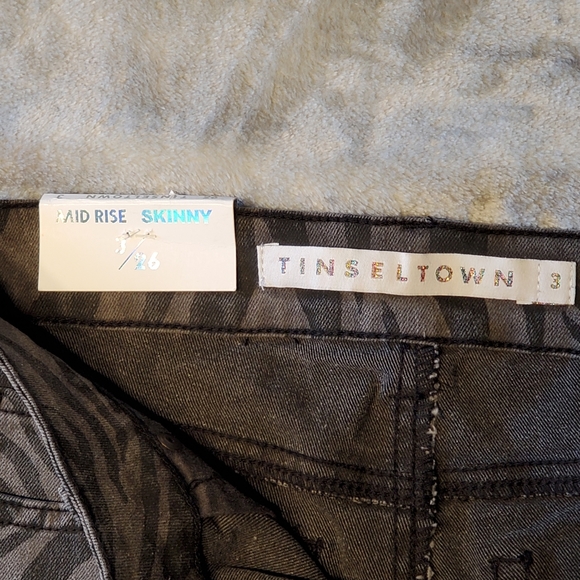 ♡♡♡♡♡  NWT zebra striped jeans - Picture 10 of 13